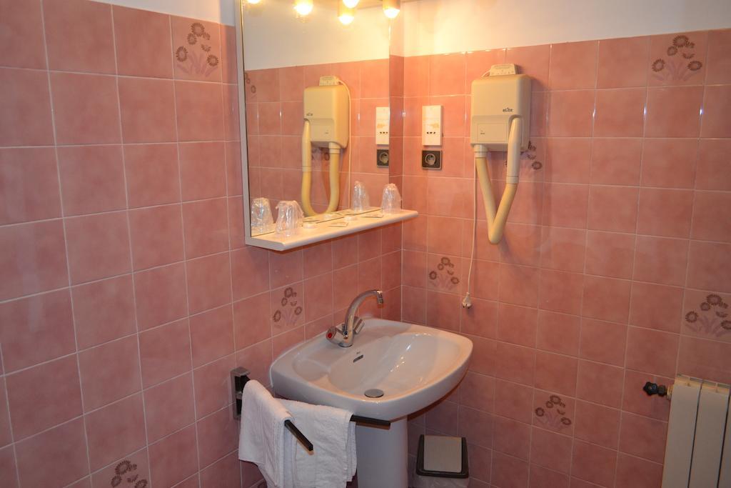 Hotel Aitone Эвиза Номер фото